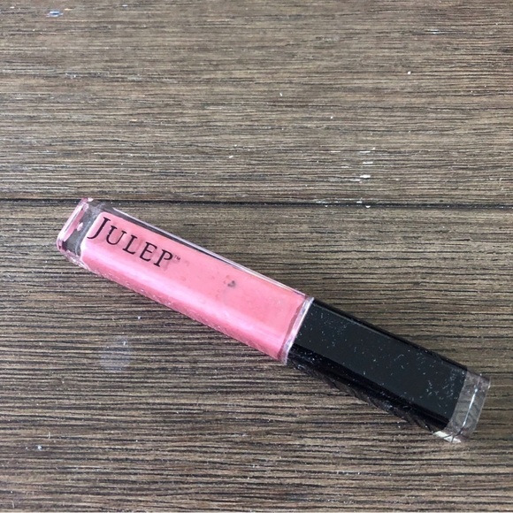 Julep lip gloss in color Charming - Picture 1 of 2